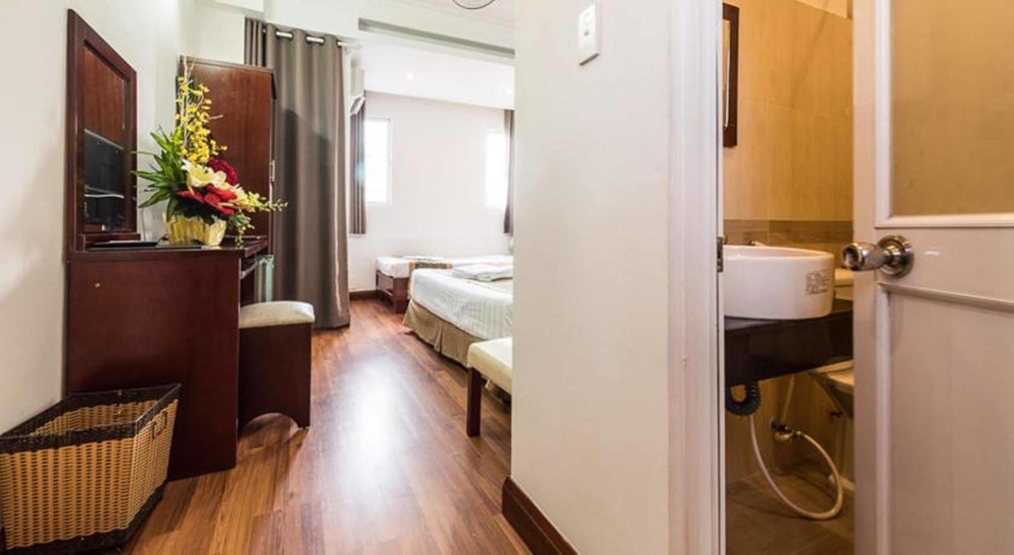 Saigon Odyssey Hotel - The Art Ho Chi Minh City Exterior photo